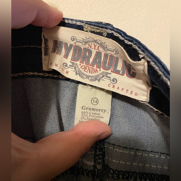 Capri super cute! (I don’t think they’ve ever been worn😂) - Picture 3 of 3